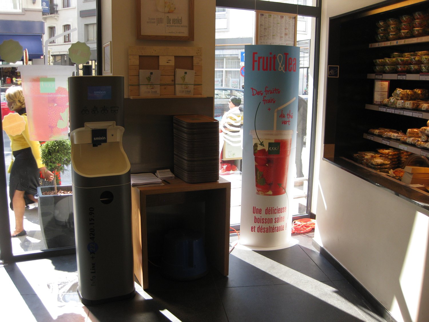 What is a Smixin Pro Mobile Portable Hand Wash Station?